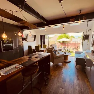  Holiday home Lovely Semi-beach 2x Pubs -5 Min Walk-pets Welcome-parking-garden United Kingdom